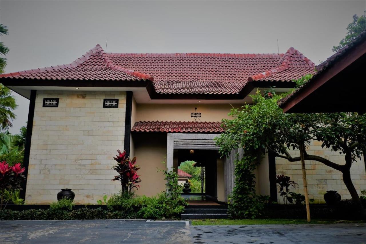 Kendi Lodge *