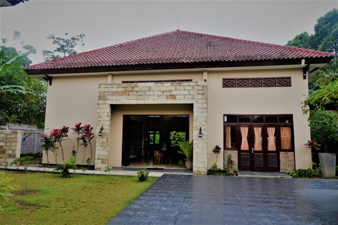 Kendi Lodge *